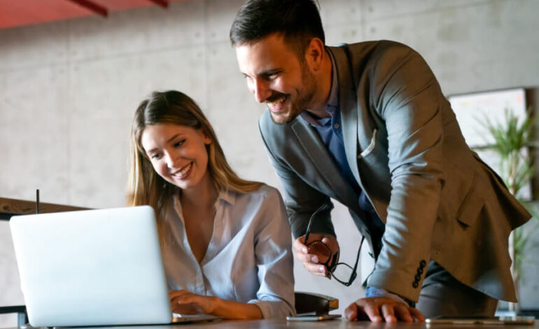 Playbook B2B SaaS: So bauen Sie einen automatischen Sales Funnel in 5 Schritten