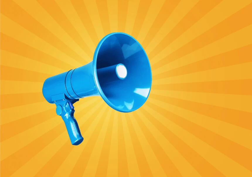 Holen Sie sich verlassene Warenkörbe mit automatisierten Web-Push-Benachrichtigungen zurück, visualisiert durch ein auffälliges blaues Megaphon auf einem Sonnenstrahlenhintergrund.